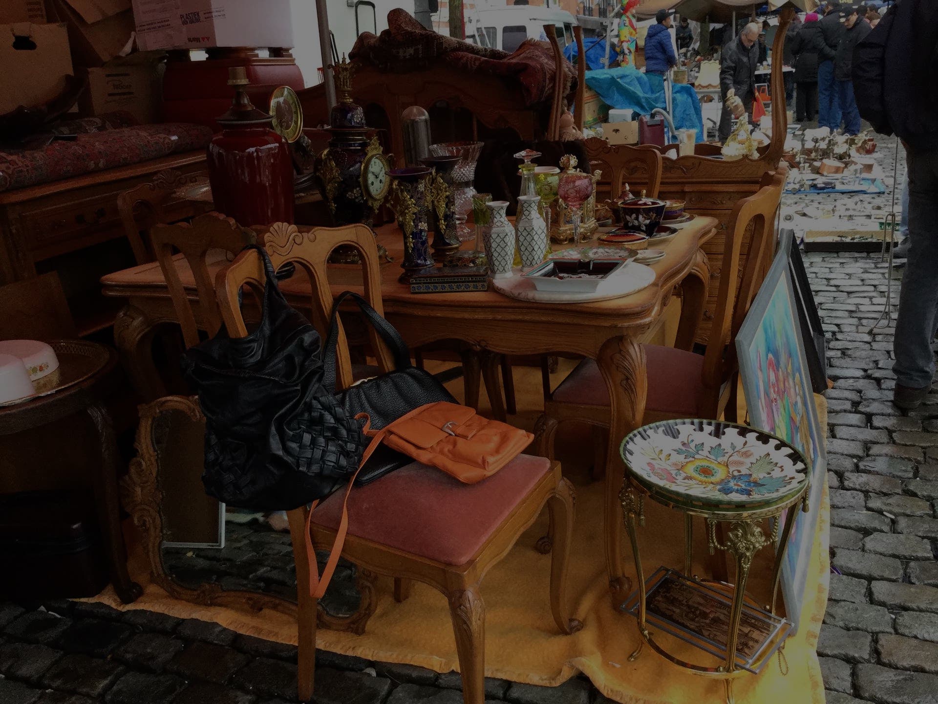 AAB Brocanteur professional house clearance team in Brussels